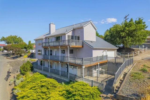 $499,999 | 1962 Golfview Drive, Clarkston, WA 99403