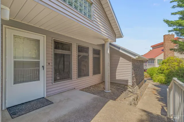 $499,999 | 1962 Golfview Drive, Clarkston, WA 99403