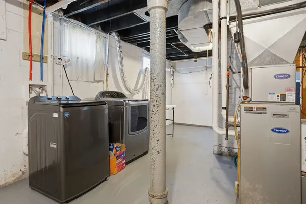 a view of walk in closet