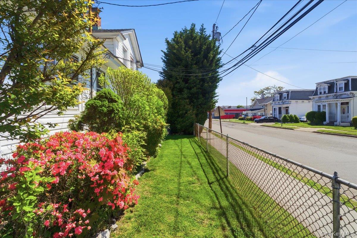 44 St Pauls Road South Hempstead, NY 11550 - Photo 7 of 19