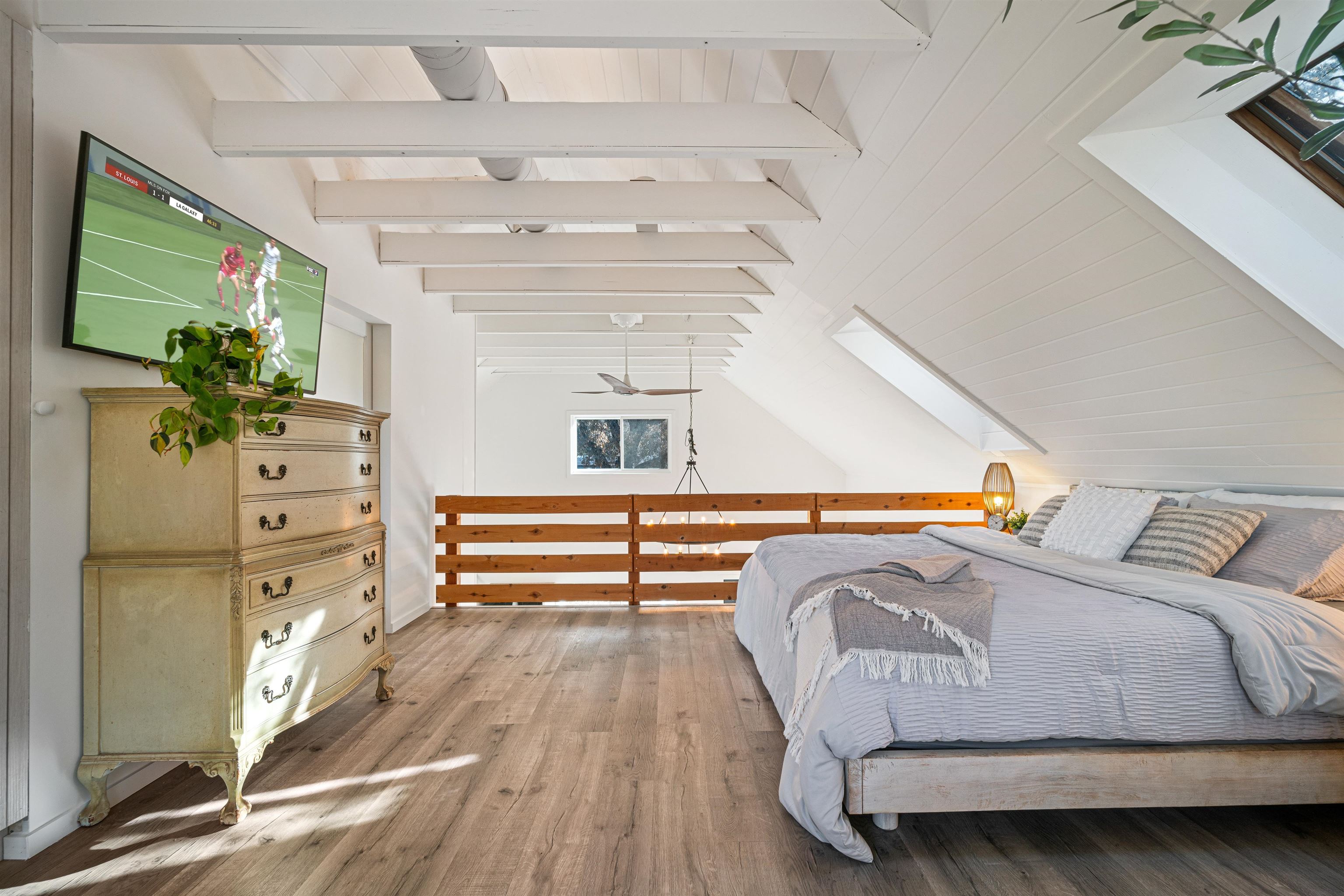 21000 Mines Road Livermore, CA 94550 - Photo 29 of 56 a bedroom with a bed and a potted plant