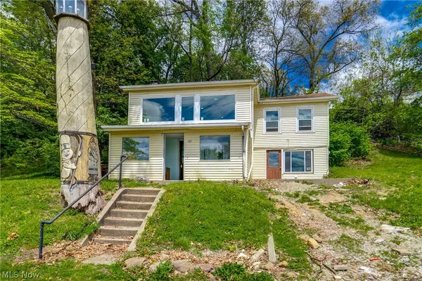 $154,000 | 181 Portage Lakes Drive, Akron, OH 44319