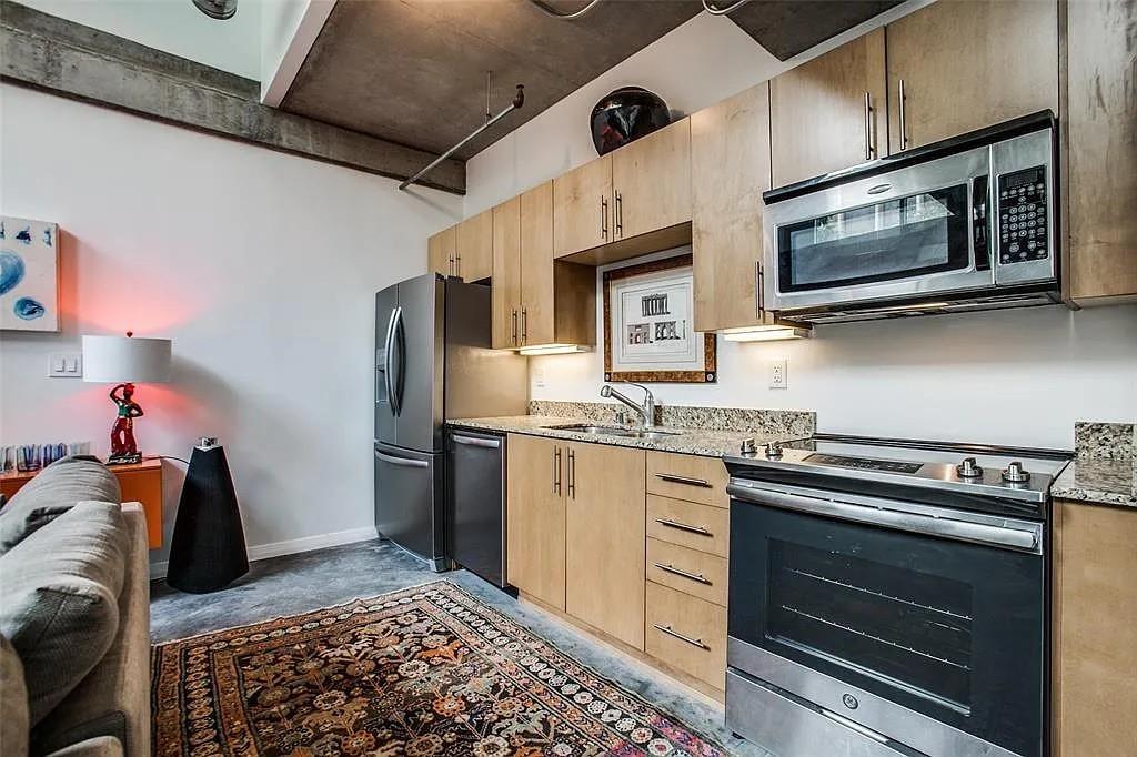 1001 Belleview Street, Unit 103 Dallas, TX 75215 - Photo 6 of 23