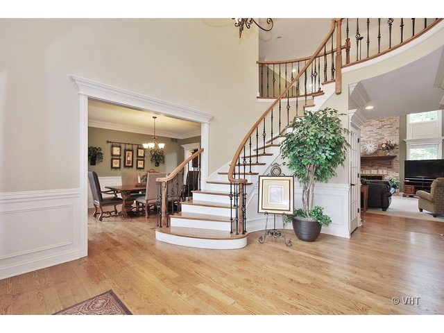 36W450 Bristol Road St. Charles, IL 60175 - Photo 2 of 25