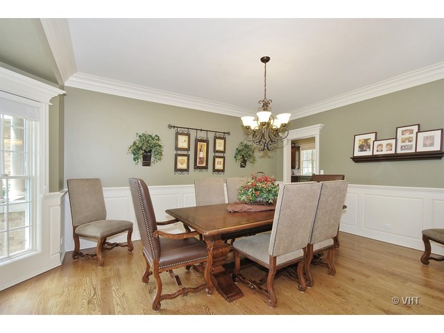 36W450 Bristol Road St. Charles, IL 60175 - Photo 3 of 25