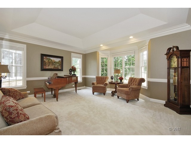 36W450 Bristol Road St. Charles, IL 60175 - Photo 4 of 25