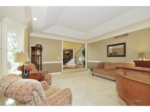 36W450 Bristol Road St. Charles, IL 60175 - Photo 5 of 25
