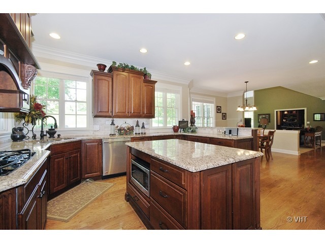 36W450 Bristol Road St. Charles, IL 60175 - Photo 7 of 25