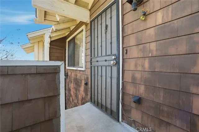 $270,000 | 933 South Downey Place, Anaheim, CA 92804