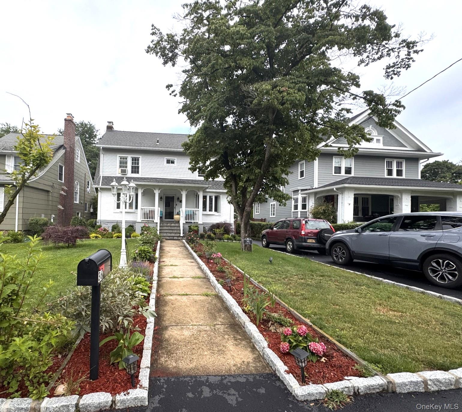 36 Earle Place New Rochelle, NY 10801 - Photo 2 of 36