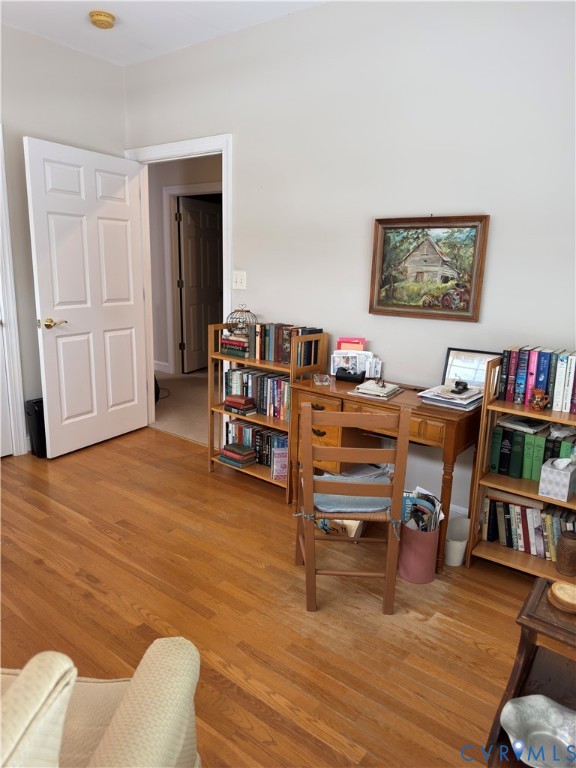 19 Bay Court Kilmarnock, VA 22482 - Photo 21 of 48 a living room with furniture and a wooden floor