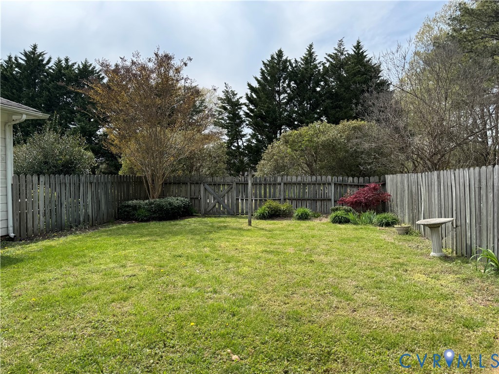 19 Bay Court Kilmarnock, VA 22482 - Photo 46 of 48 a swimming pool with wooden fence