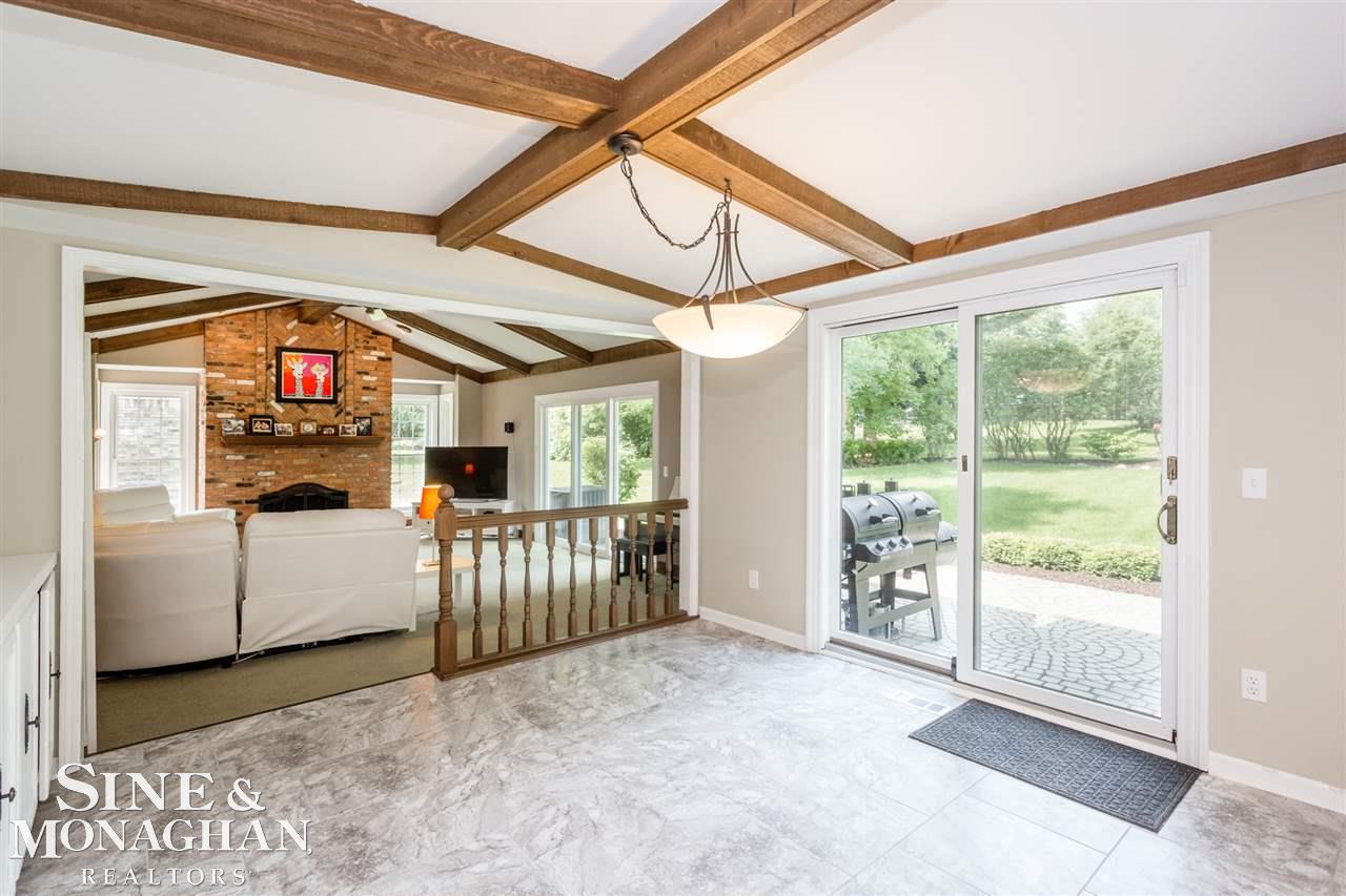 422 Lake Forest Road Rochester Hills, MI 48309 - Photo 20 of 59