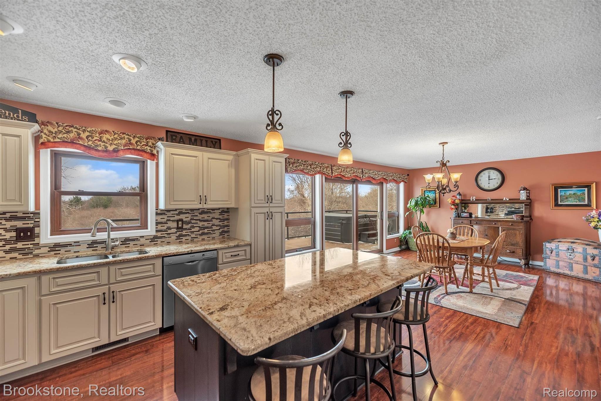 3881 East Hunters Creek Road Metamora, MI 48455 - Photo 12 of 55 Kitchen and dining area
