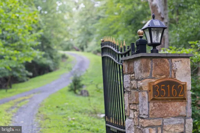 $2,289,000 | 35162 Notre Dame Lane, Middleburg, VA 20117