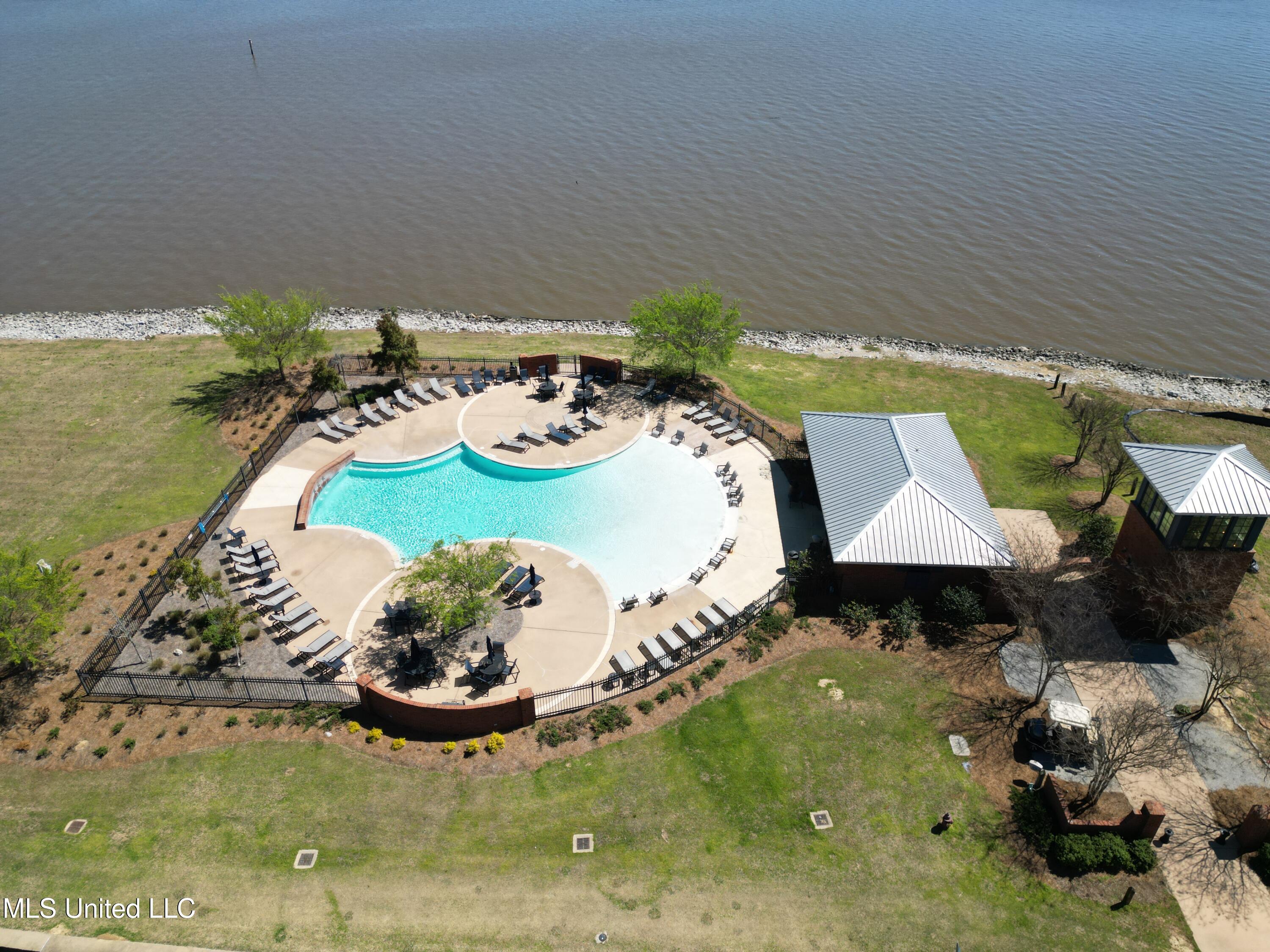 100 D'Iberville Lane Madison, MS 39110 - Photo 9 of 10 LR pool
