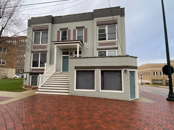 $594,000 | 120-122 North Spring Street, Elgin, IL 60120