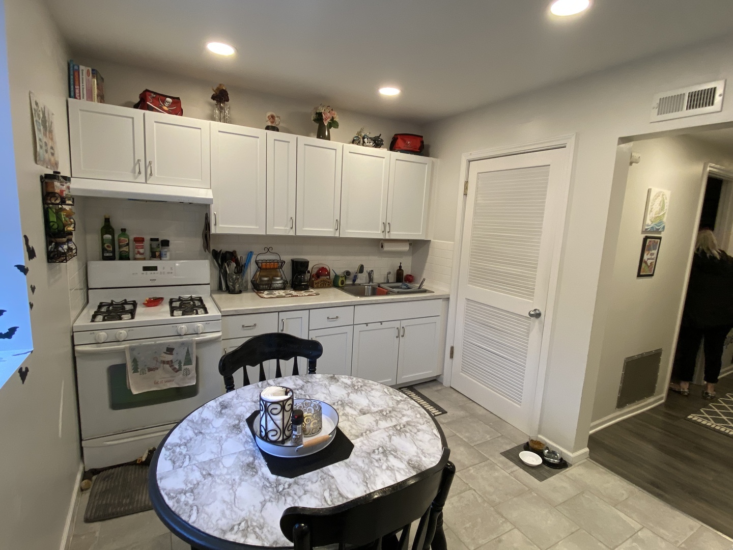 120-122 North Spring Street Elgin, IL 60120 - Photo 3 of 11