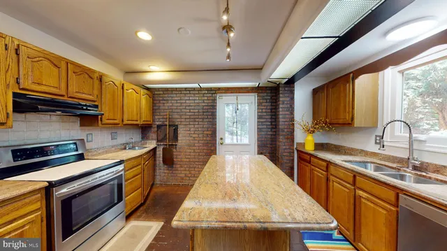 $600,000 | 5000 Leah Court, Camp Springs, MD 20746