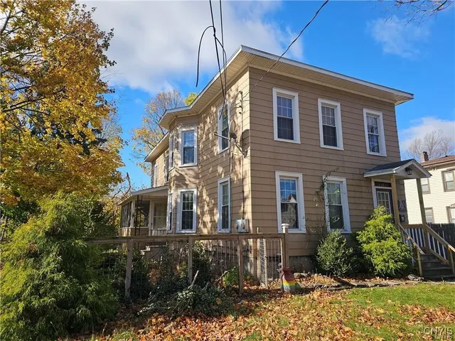 $1,400 | 305 Highland Avenue, De Witt, NY 13057