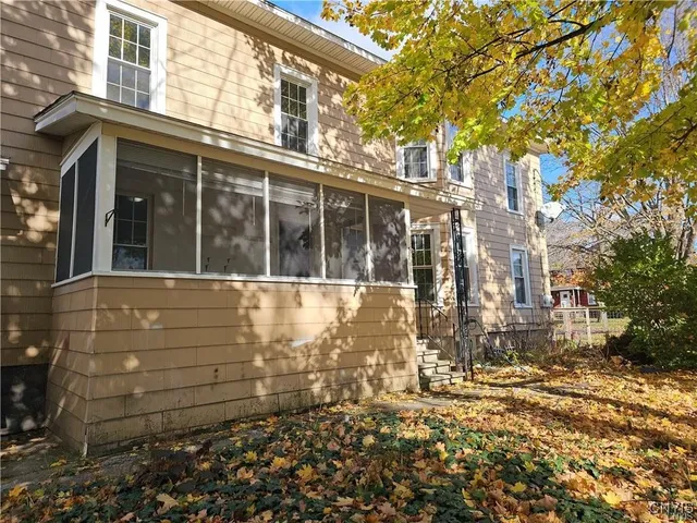 $1,400 | 305 Highland Avenue, De Witt, NY 13057