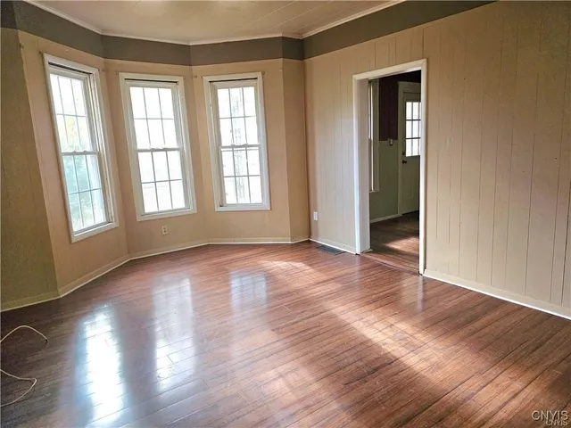 $1,400 | 305 Highland Avenue, De Witt, NY 13057