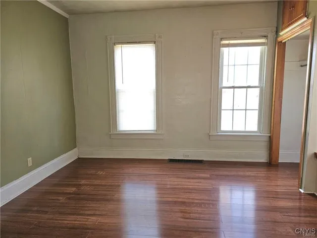 $1,400 | 305 Highland Avenue, De Witt, NY 13057