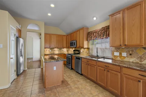 $400,000 | 6814 Thistle Hill Way, Austin, TX 78754