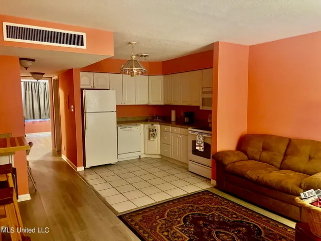 $60,000 | 3310 Washington Avenue, Unit 1211, Pascagoula, MS 39581