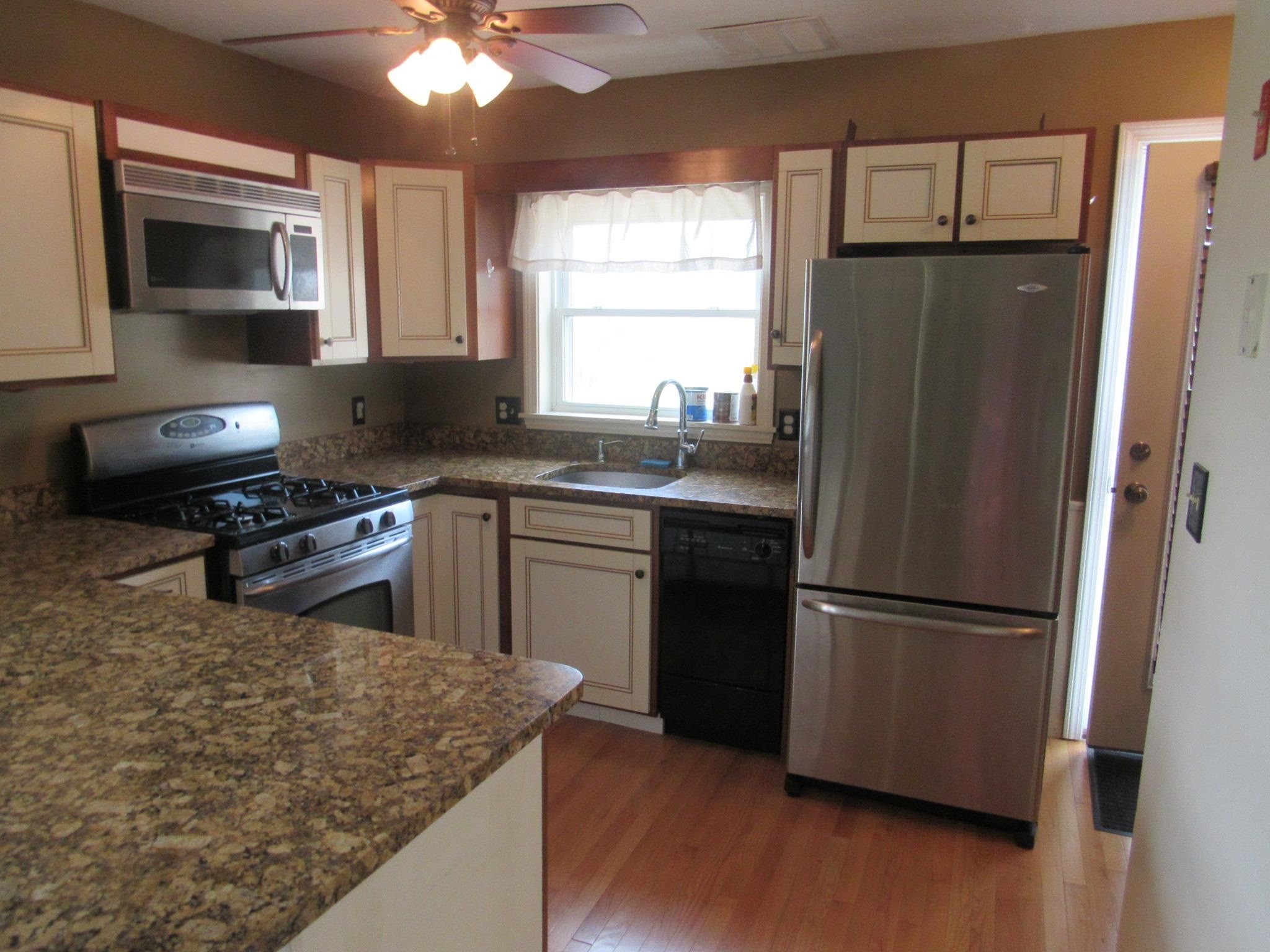 62 Freetown Road, Unit 9 Raymond, NH 03077 - Photo 5 of 17 Gallery Image 5