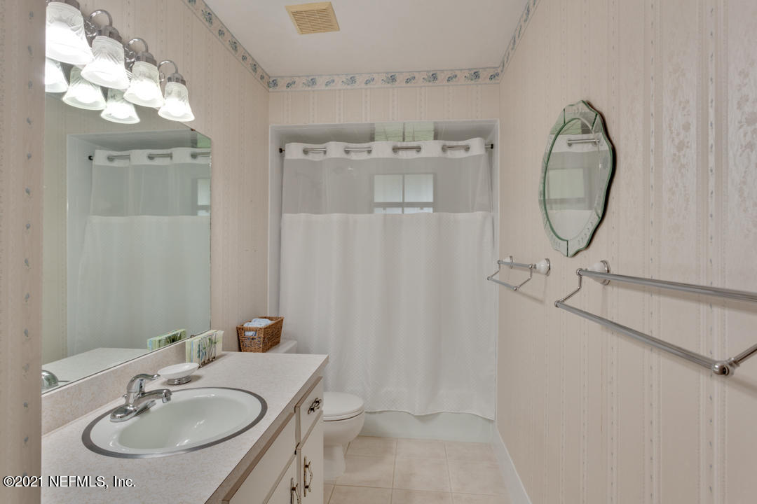 6302 Baker Road Keystone Heights, FL 32656 - Photo 24 of 40 Hall bath