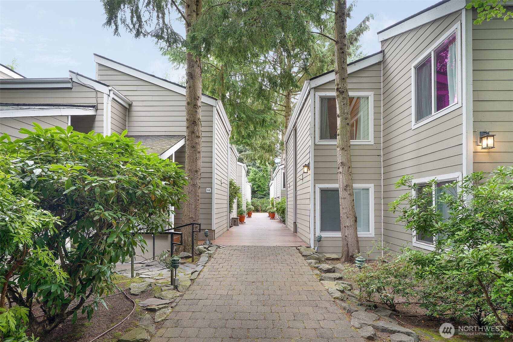 7901 196th Street Southwest, Unit 22 Edmonds, WA 98026 - Photo 2 of 34