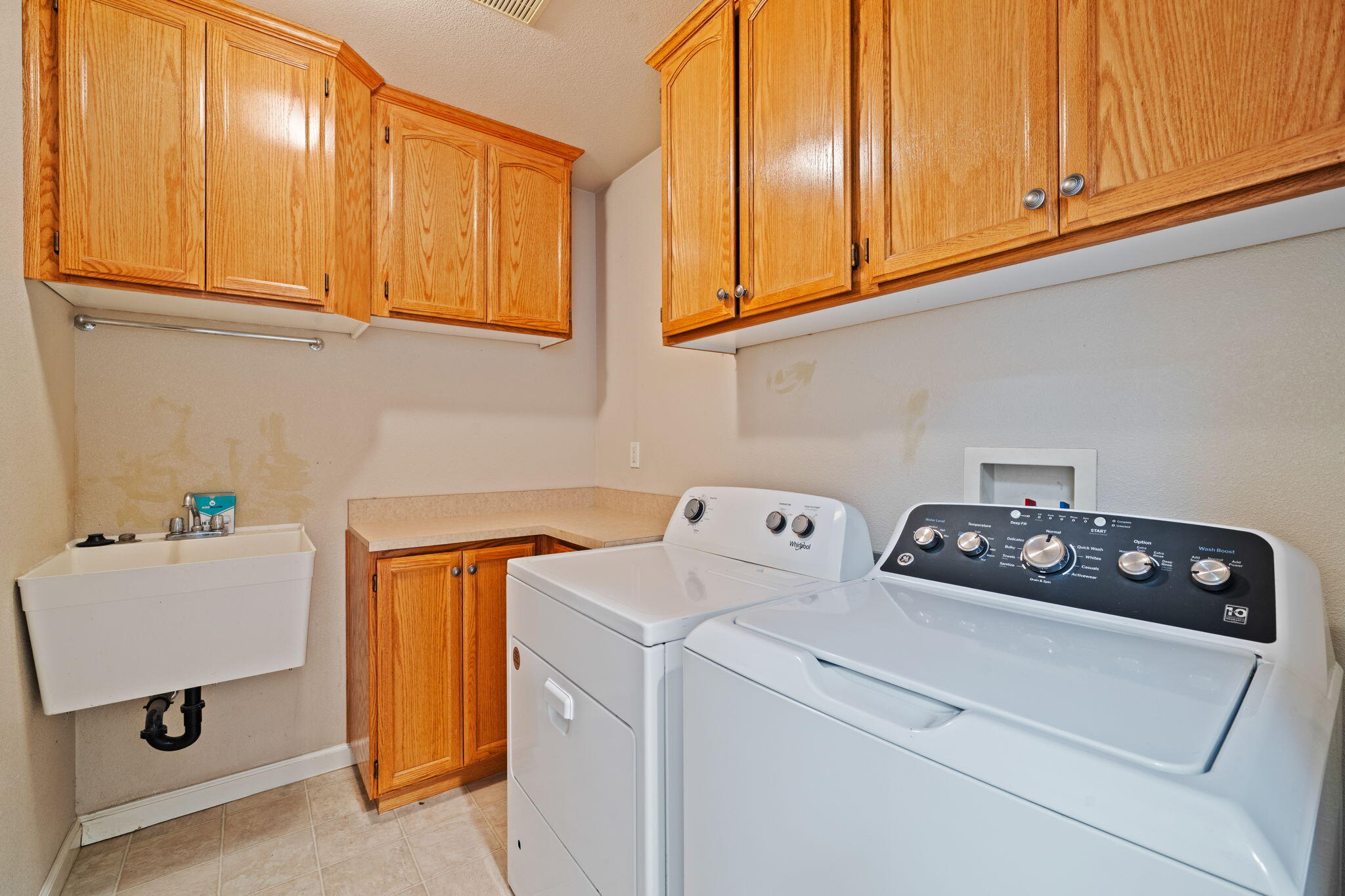 3790 Indio Way Redding, CA 96002 - Photo 33 of 51 Laundry Room