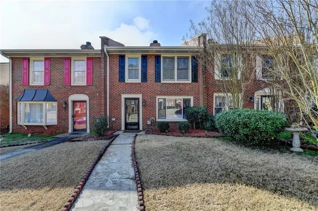 $259,999 | 6118 Queen Anne Court, Norcross, GA 30093