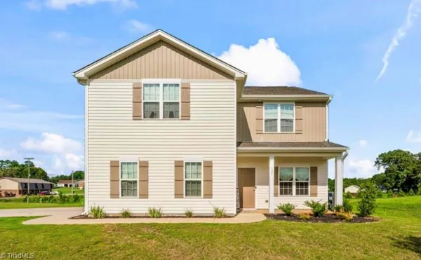 $328,000 | 121 Asbury Place, Lexington, NC 27295