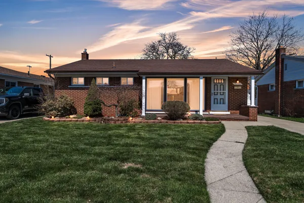 $229,900 | 15226 Cook Street, Southgate, MI 48195