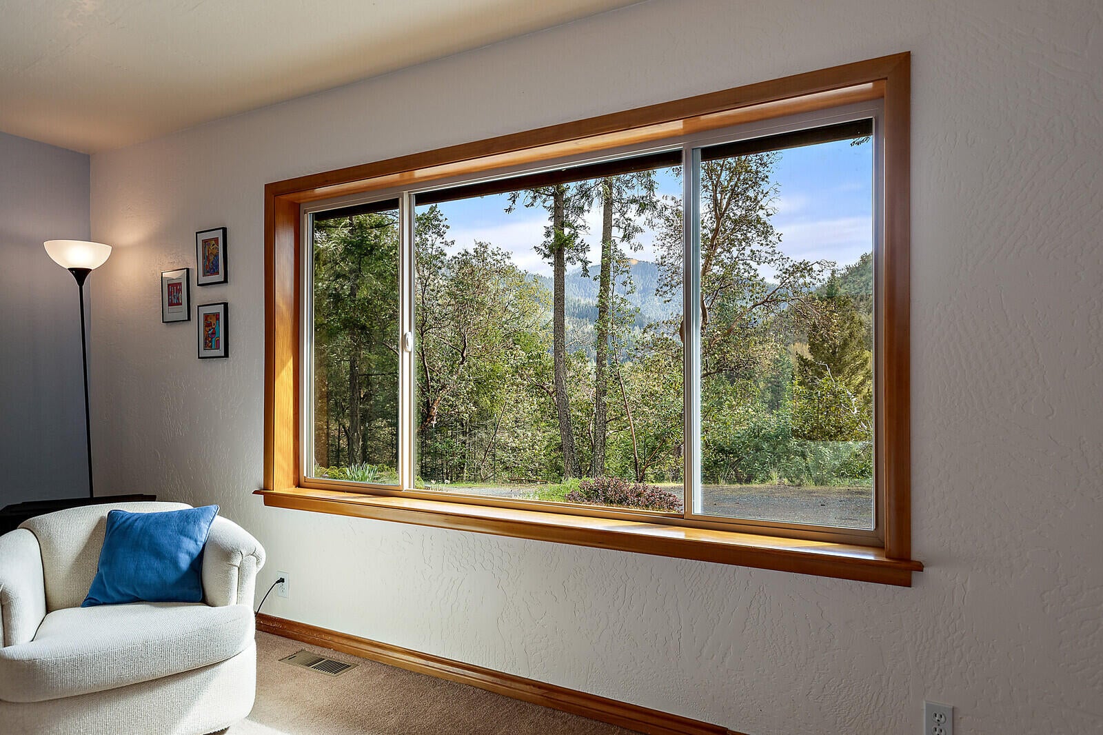 18798 North Applegate Road Grants Pass, OR 97527 - Photo 16 of 34 Family Room views