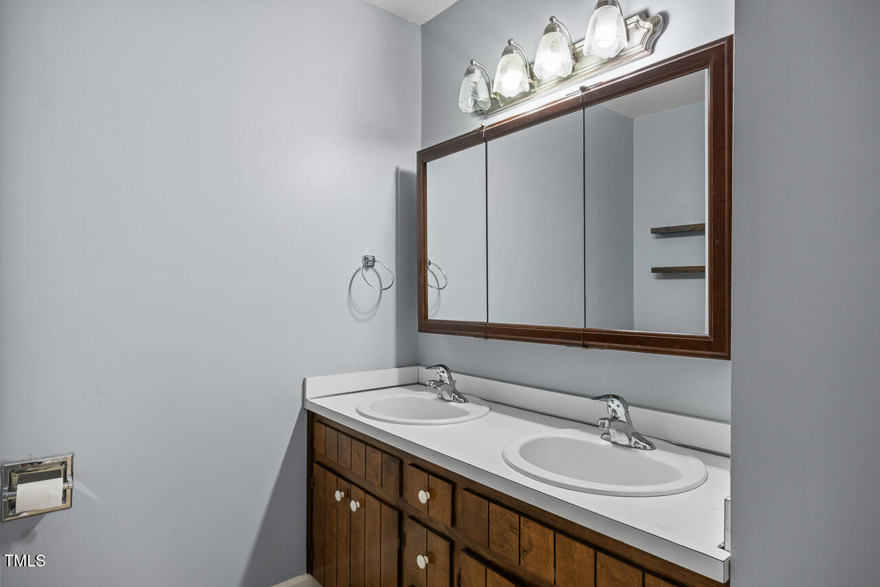 1503 Buckingham Road Garner, NC 27529 - Photo 21 of 35 1503-buckingham-21