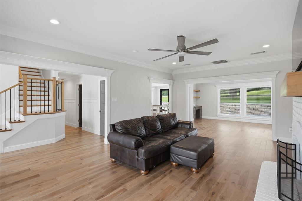 9121 Bontura Road Granbury, TX 76049 - Photo 7 of 40