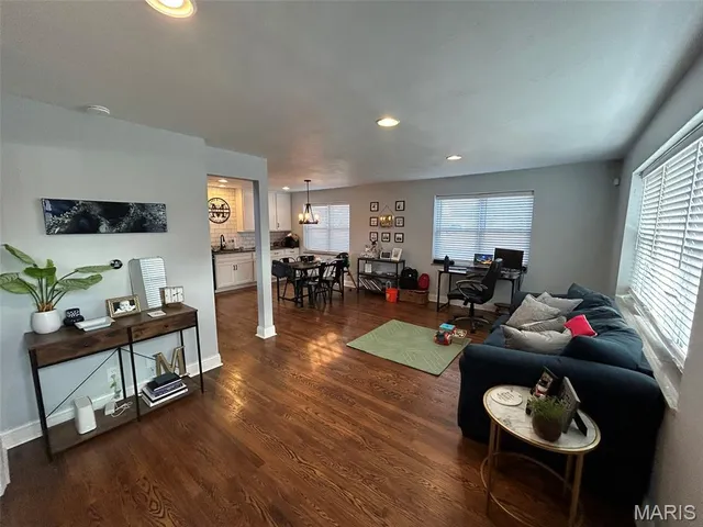 $1,825 | 6701 High Circle, St. Louis, MO 63109