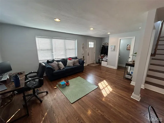 $1,825 | 6701 High Circle, St. Louis, MO 63109