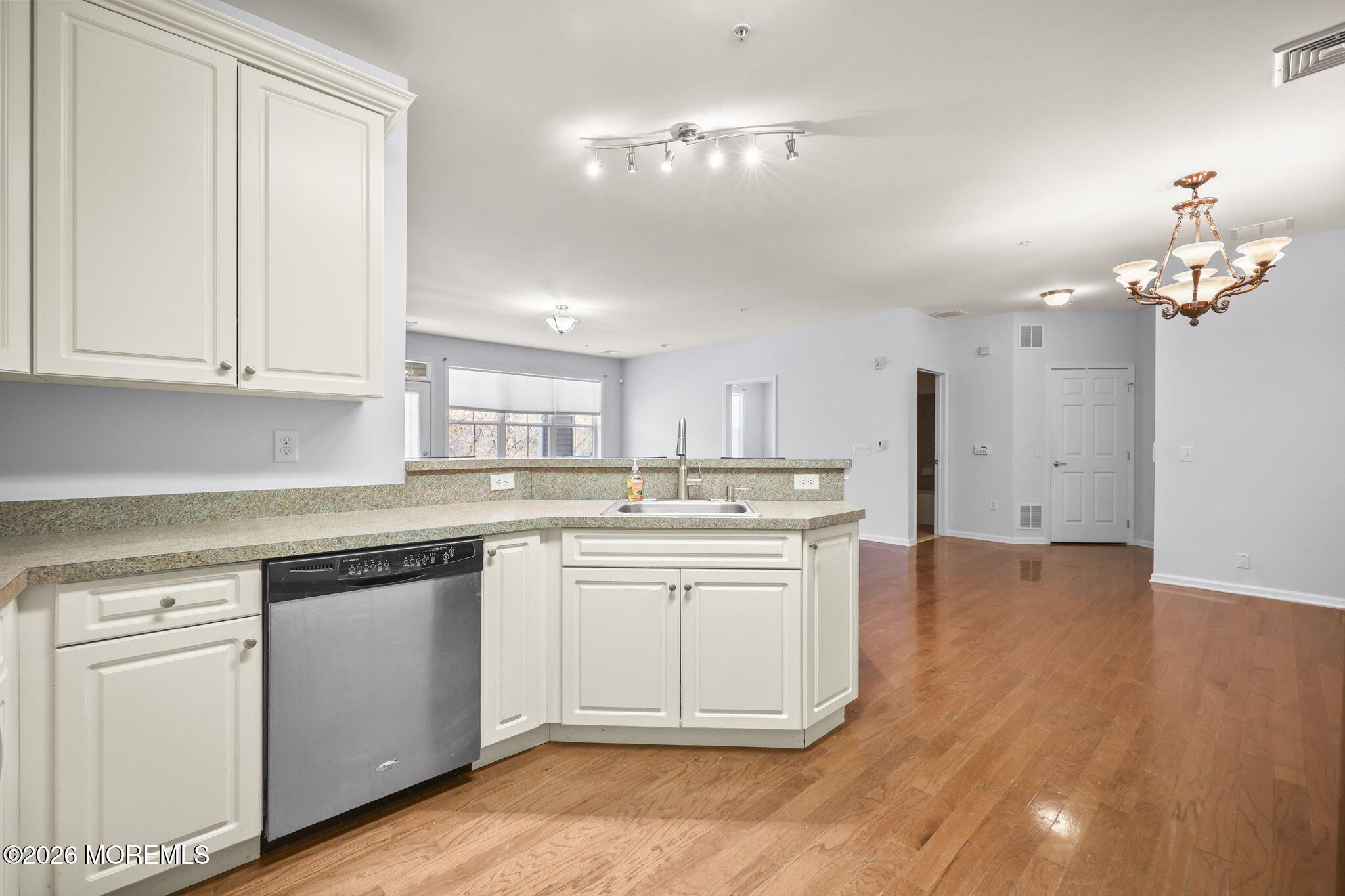 416 Sloan Court Matawan, NJ 07747 - Photo 11 of 27 Kitchen