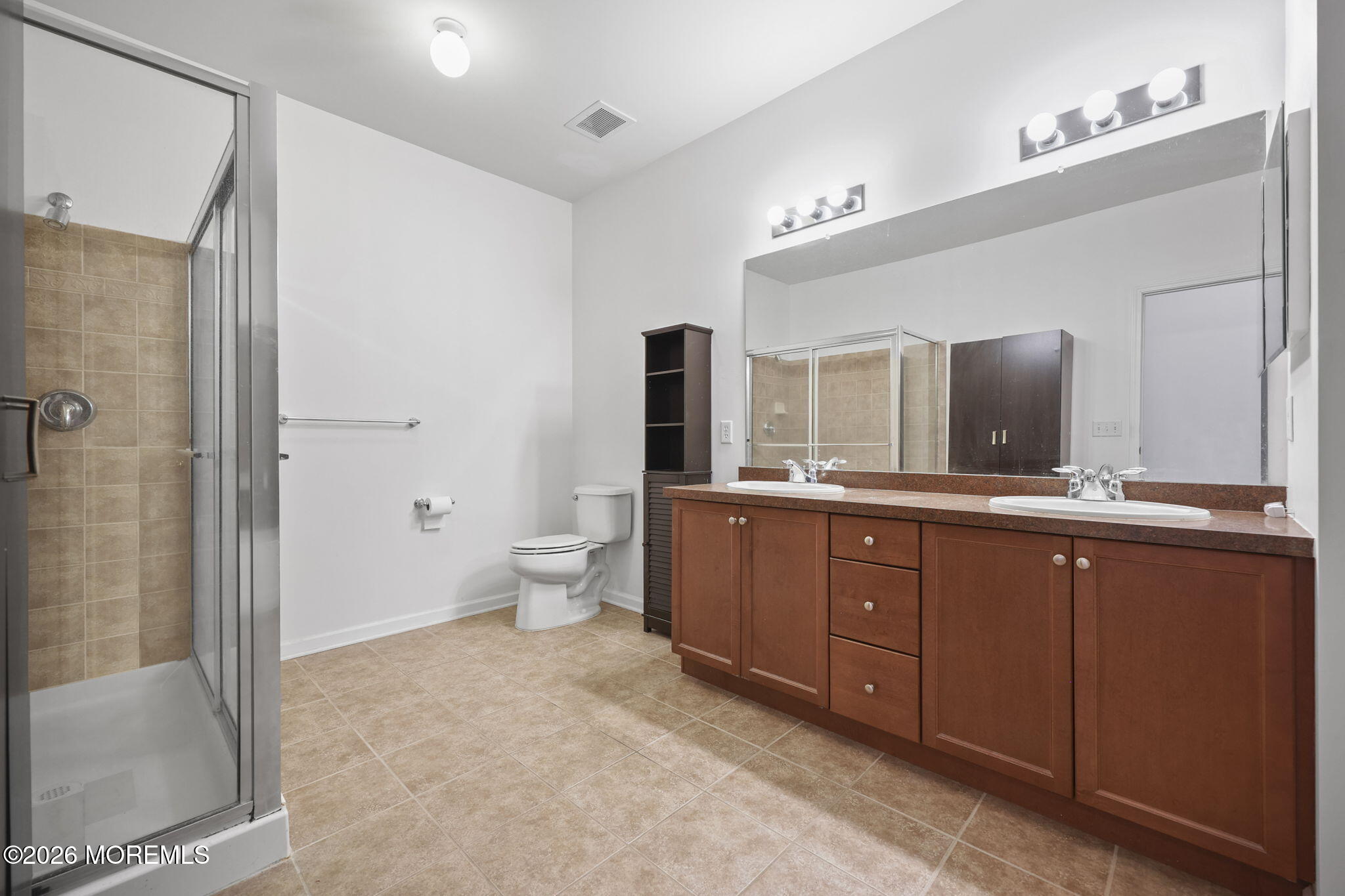 416 Sloan Court Matawan, NJ 07747 - Photo 18 of 27 Primary Bath