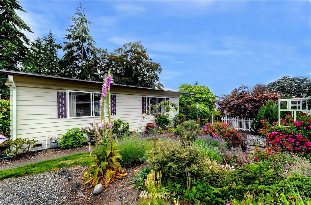 2513 Northeast 6th Place Renton, WA 98056 - Photo 1 of 12