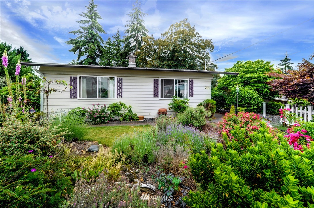 2513 Northeast 6th Place Renton, WA 98056 - Photo 2 of 12