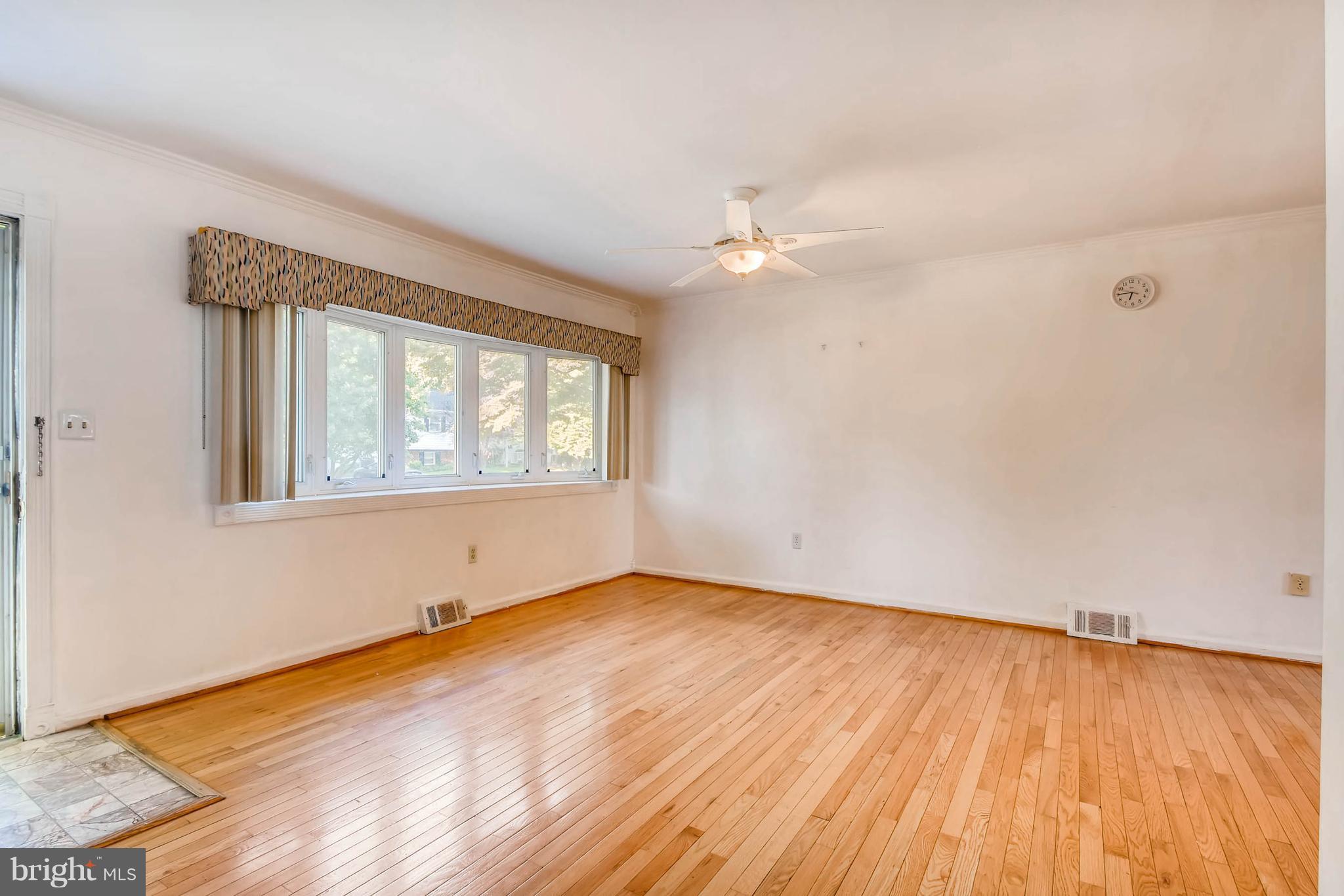 1003 Dunholme Road Reisterstown, MD 21136 - Photo 5 of 28 Living Room