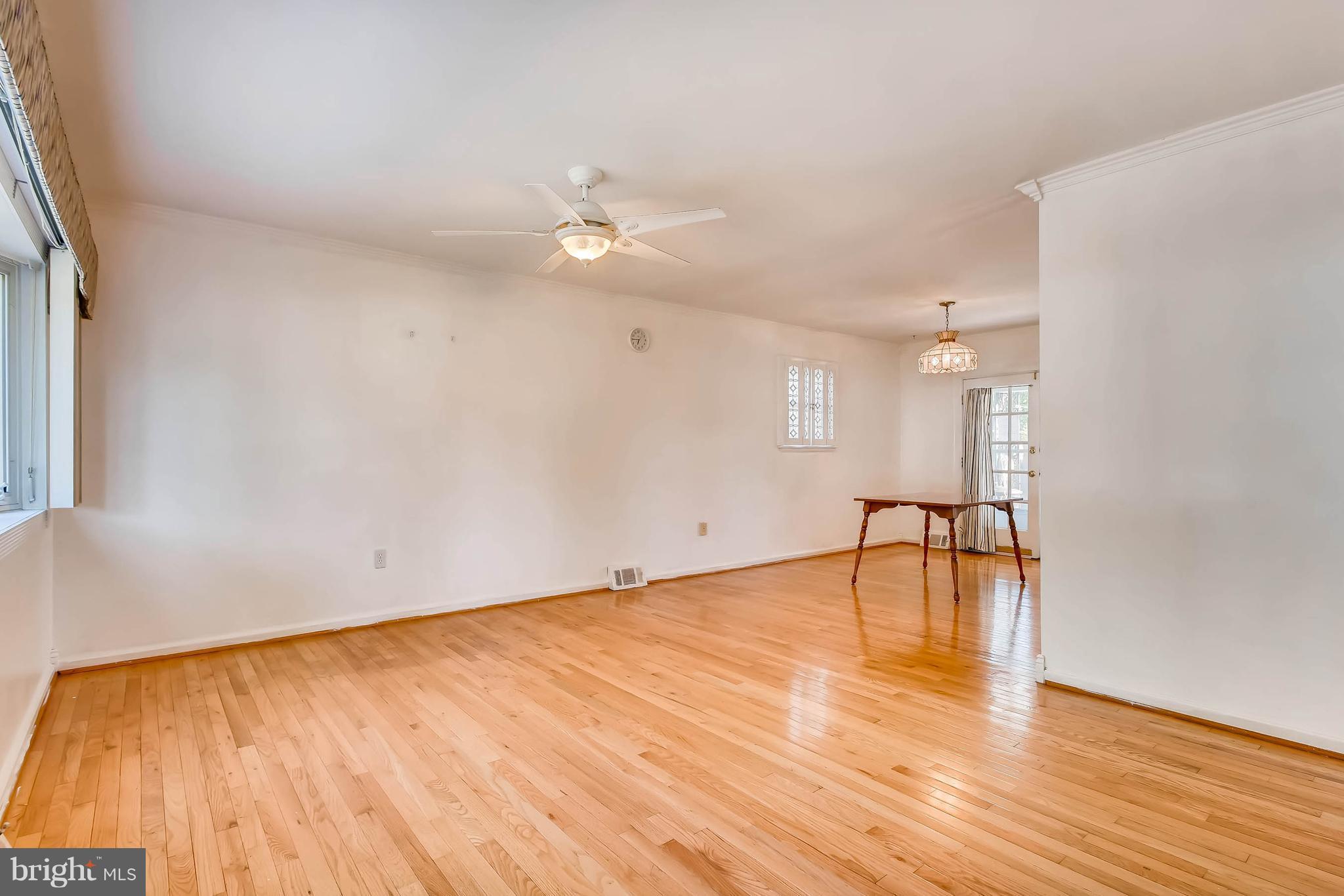 1003 Dunholme Road Reisterstown, MD 21136 - Photo 7 of 28 Living Room