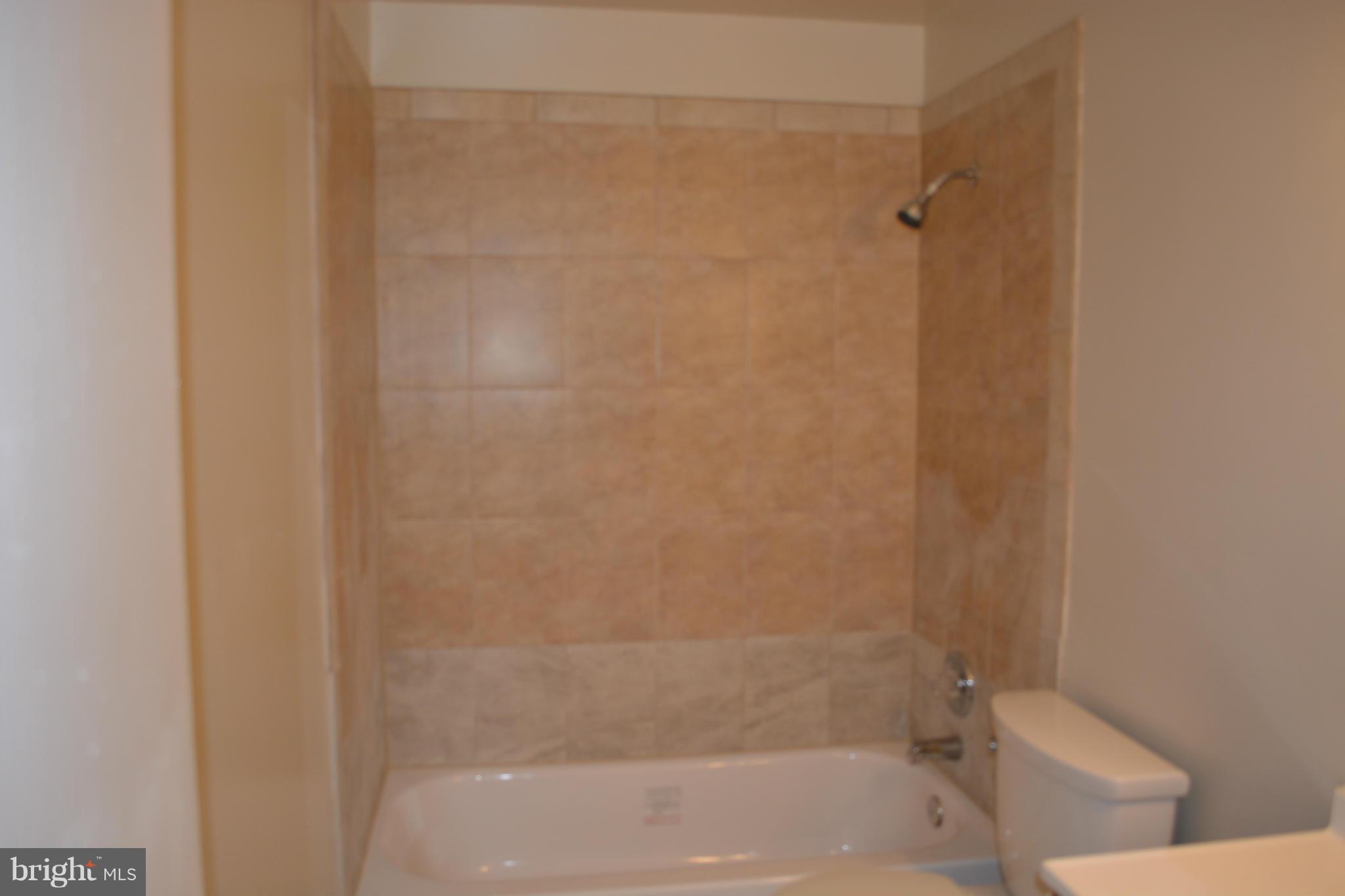 9864 Buckner Road Manassas, VA 20110 - Photo 12 of 16 Bath