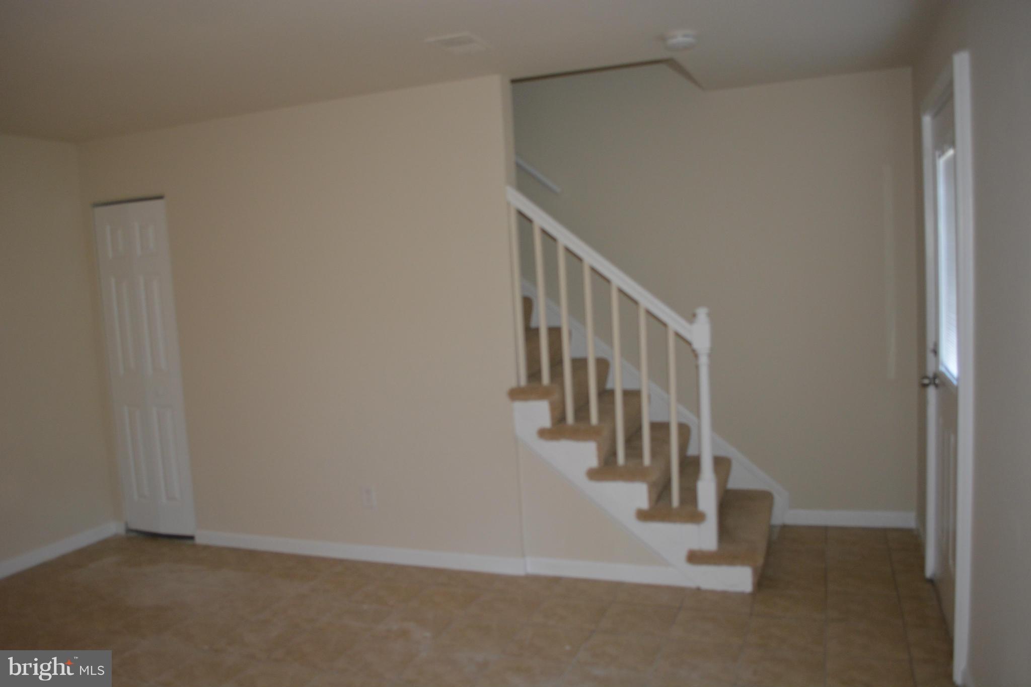 9864 Buckner Road Manassas, VA 20110 - Photo 3 of 16 Living Room
