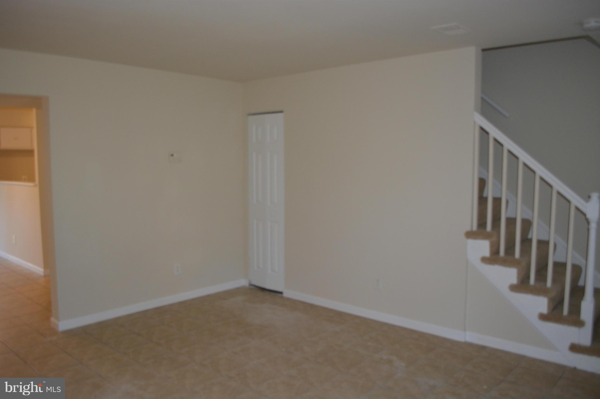 9864 Buckner Road Manassas, VA 20110 - Photo 4 of 16 Living Room